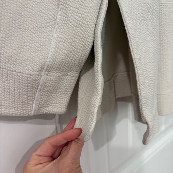 Lululemon Textured V-Neck Pullover Bone - Picture 12 of 13